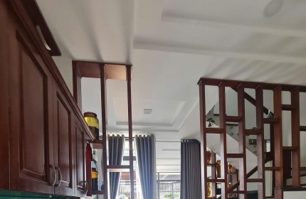 Bán nhà Đình Phong Phú , HXH ,2 tầng , 110m2,ngang 5, dòng tiền